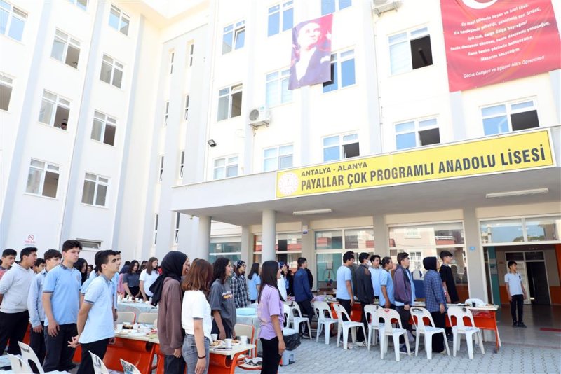 Başkan yücel eğitime kazandırdığı payallar çok programlı anadolu lisesi’nde öğrencilerle buluştu