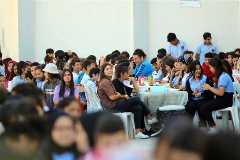 Başkan yücel eğitime kazandırdığı payallar çok programlı anadolu lisesi’nde öğrencilerle buluştu