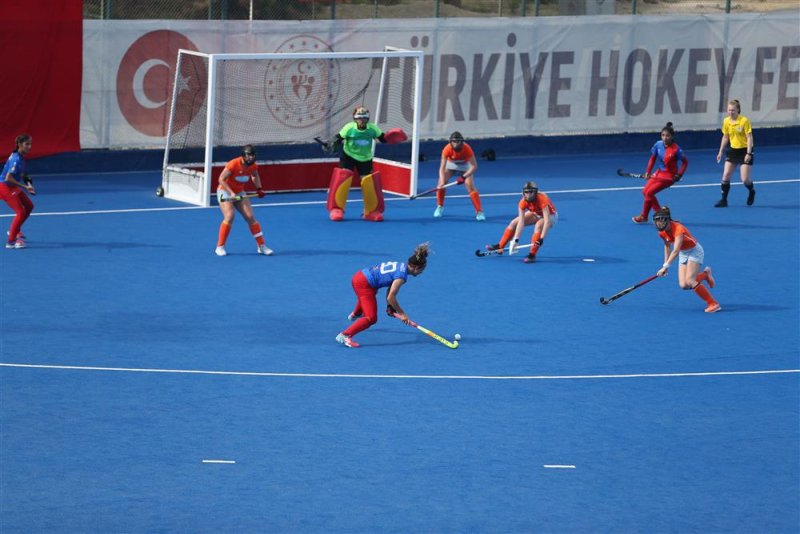 Alanya da avrupa kadınlar açık kulüpler hokey şampiyonası yapıldı