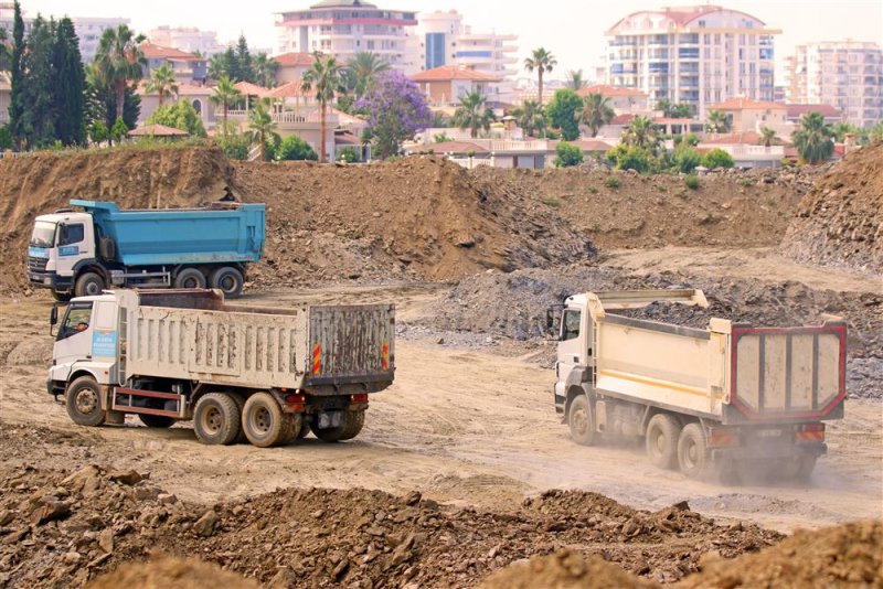 Başkan yücel bir sözünü daha tutuyor mahmutlar kültür merkezi’nde çalışmalar başladı