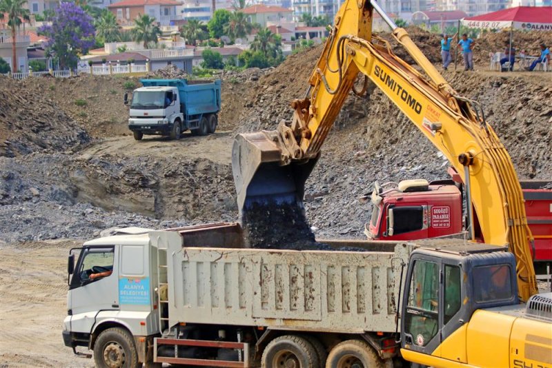 Başkan yücel bir sözünü daha tutuyor mahmutlar kültür merkezi’nde çalışmalar başladı