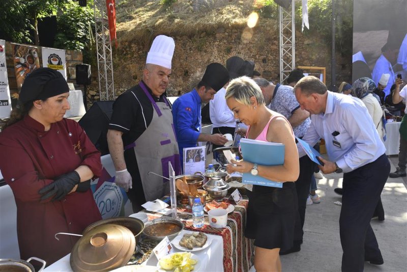 Başkan yücel’den festival teşekkürü: “3 gün dolu dolu geçen muhteşem bir festivali daha geride bıraktık”