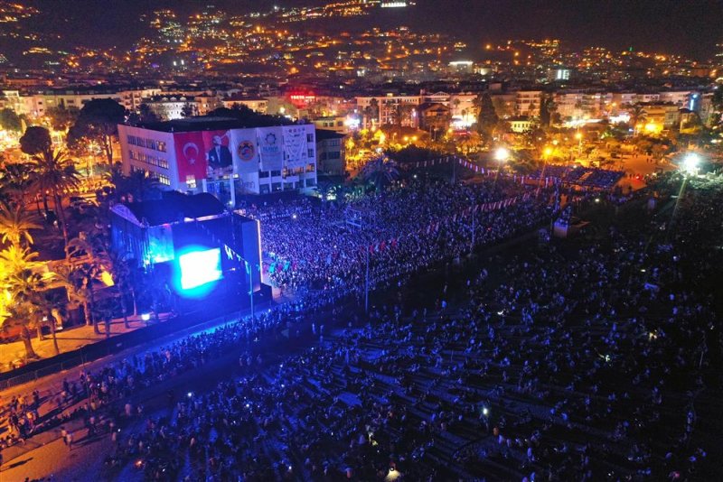 Başkan yücel’den festival teşekkürü: “3 gün dolu dolu geçen muhteşem bir festivali daha geride bıraktık”