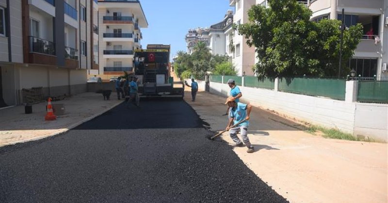 Merkezde sıcak asfalt atağı devam ediyor