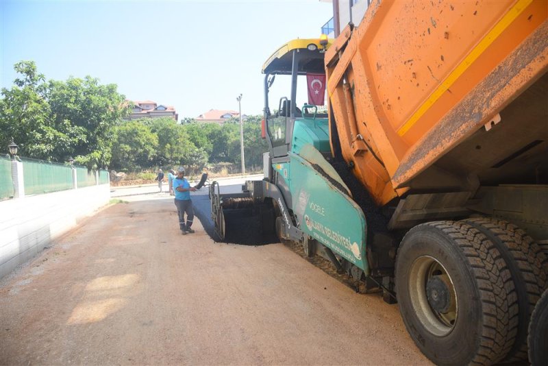 Merkezde sıcak asfalt atağı devam ediyor