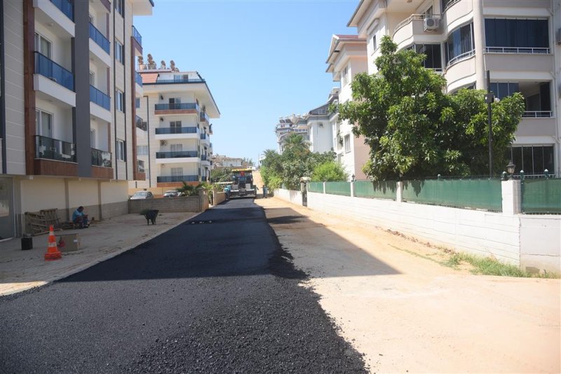 Merkezde sıcak asfalt atağı devam ediyor