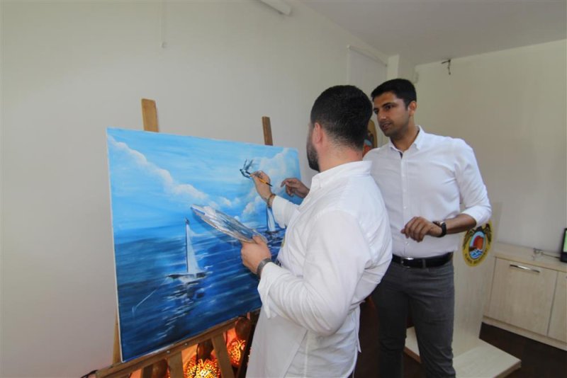 Ressam can emre dağ öğrencilerle ‘meleklerin ruhu’nu resmetti