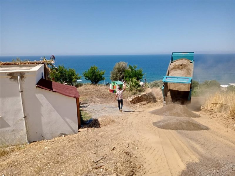 Alanya belediyesi ekipleri harıl harıl kesintisiz ve kaliteli ulaşım için çalışıyor