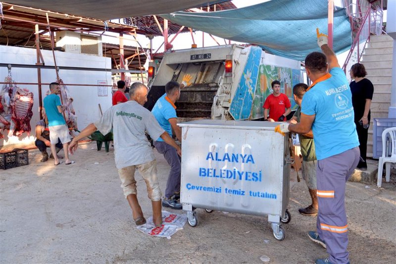 Alanya belediyesi kurban bayramında 3 bin 404 ton atık topladı 377 ton ambalaj atığı toplandı