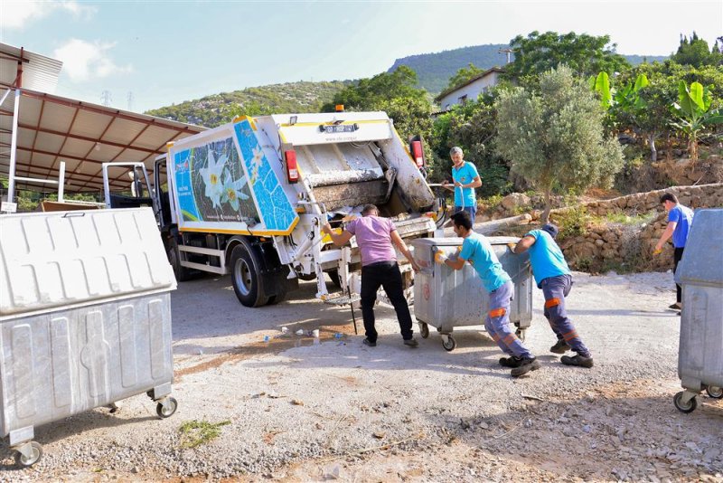 Alanya belediyesi kurban bayramında 3 bin 404 ton atık topladı 377 ton ambalaj atığı toplandı