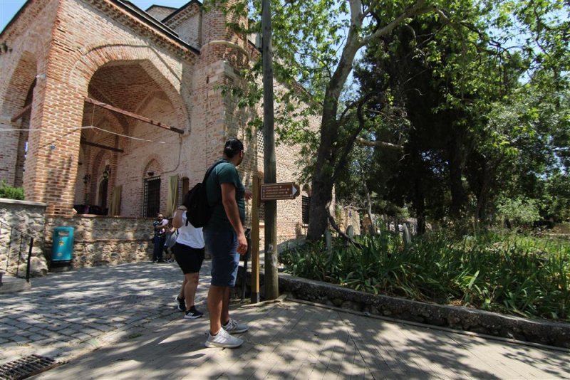 Alanya kalesi gezi rotasındaki yönlendirme levhaları ve panolar yenilendi