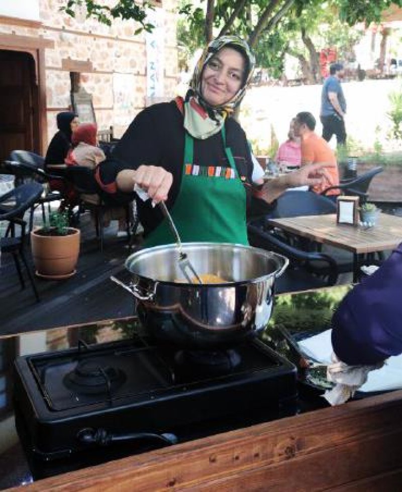 Alanya mutfak kültür evi yerli ve yabancı misafirlerin akınına uğruyor