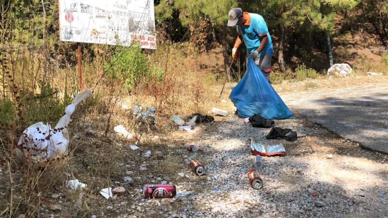 Alanya’nın her köşesinde temizlik çalışmaları aralıksız sürüyor