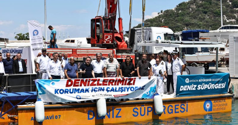 Antalya’nın İlk Deniz Süpürgesi Akdeniz’e İndirildi