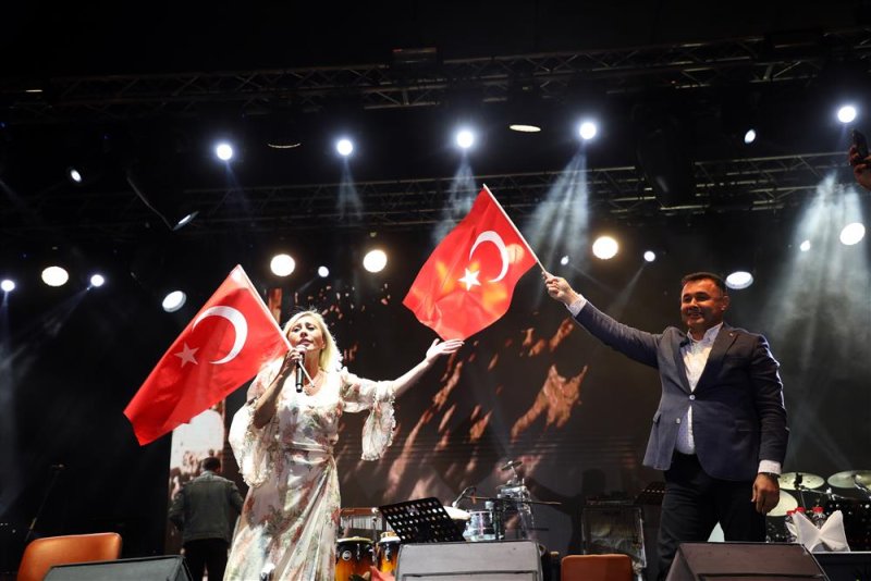 Gökbel güreşleri muhteşem konserlerle başladı