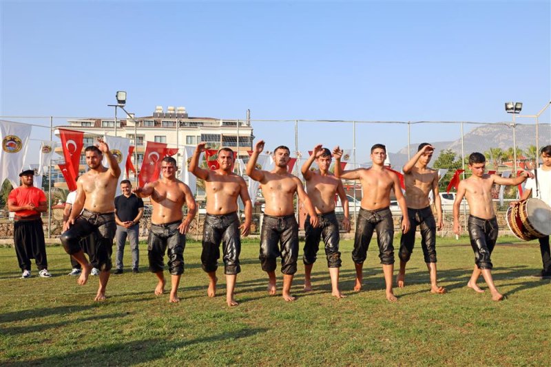 Gökbel güreşleri öncesi pehlivanları alanya’da antrenman yaptı