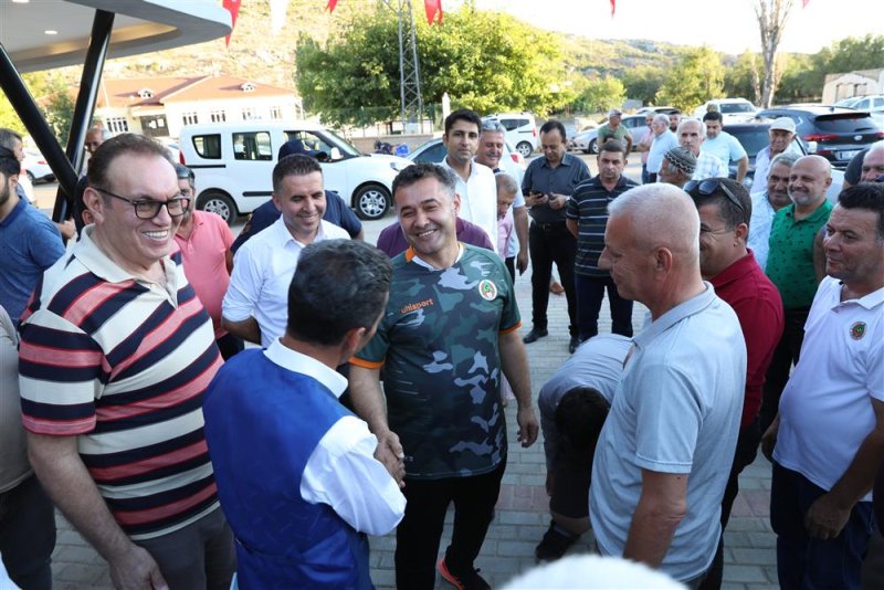 Güzelbağ spor alanı dostluk maçıyla açıldı