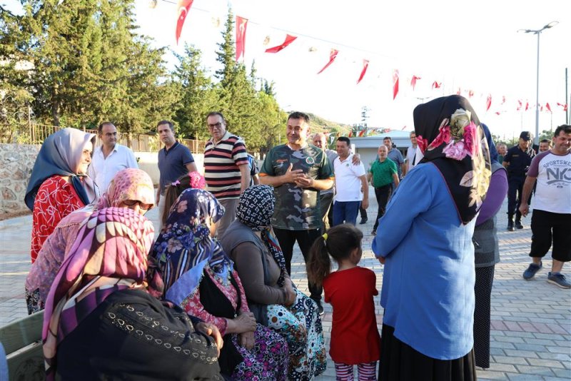 Güzelbağ spor alanı dostluk maçıyla açıldı