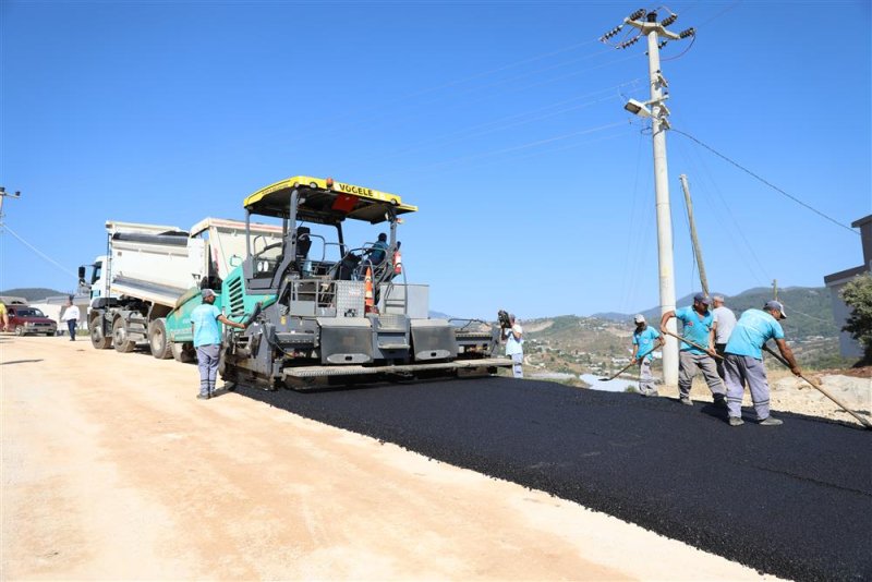 Ketenlik yolu sıcak asfaltla buluştu