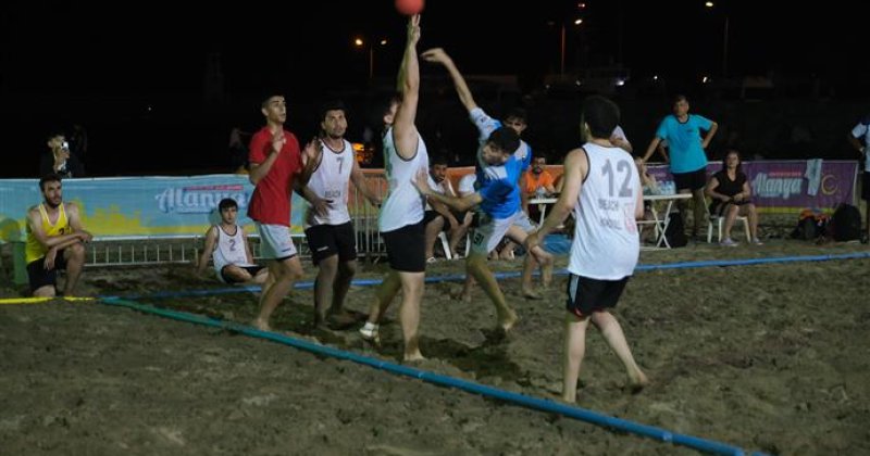 Uluslararası plaj hentbolu turnuvası başladı