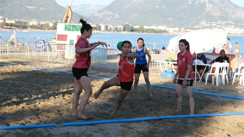 Uluslararası plaj hentbolu turnuvası sona erdi