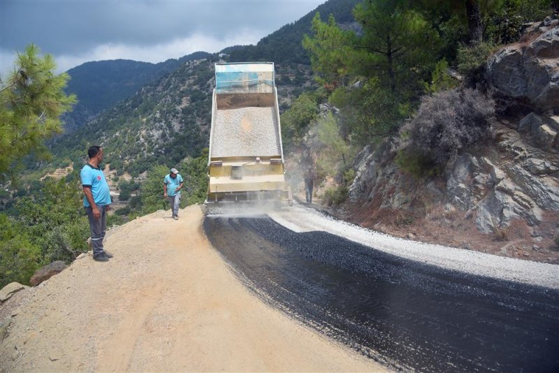 Alanya belediyesi asfalt çalışmalarını sürdürüyor