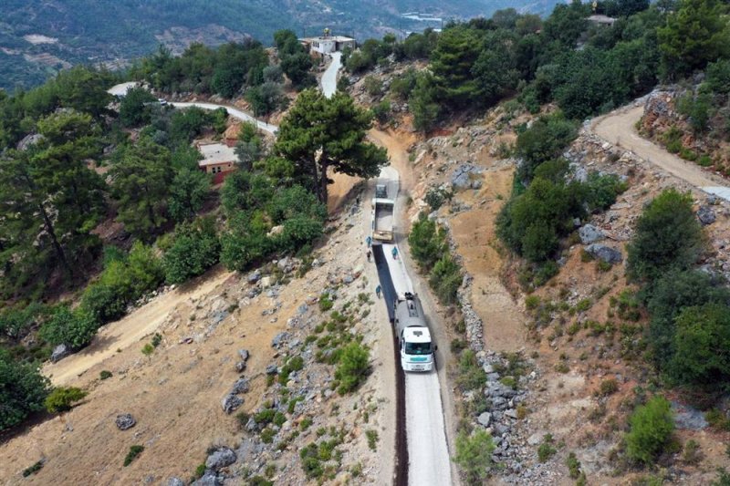 Alanya belediyesi asfalt çalışmalarını sürdürüyor