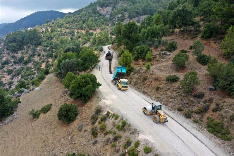 Alanya belediyesi asfalt çalışmalarını sürdürüyor