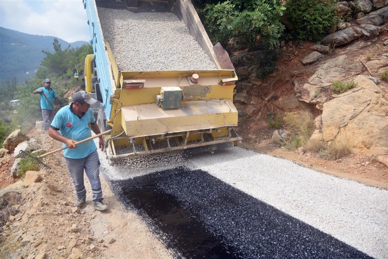 Alanya belediyesi asfalt çalışmalarını sürdürüyor