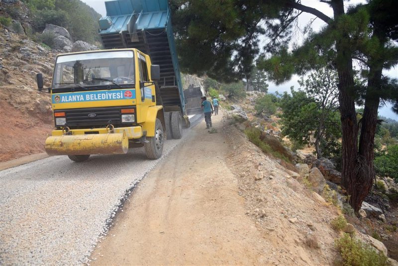 Alanya belediyesi asfalt çalışmalarını sürdürüyor