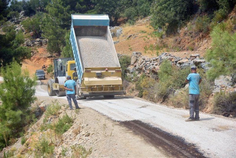 Alanya belediyesi asfalt çalışmalarını sürdürüyor