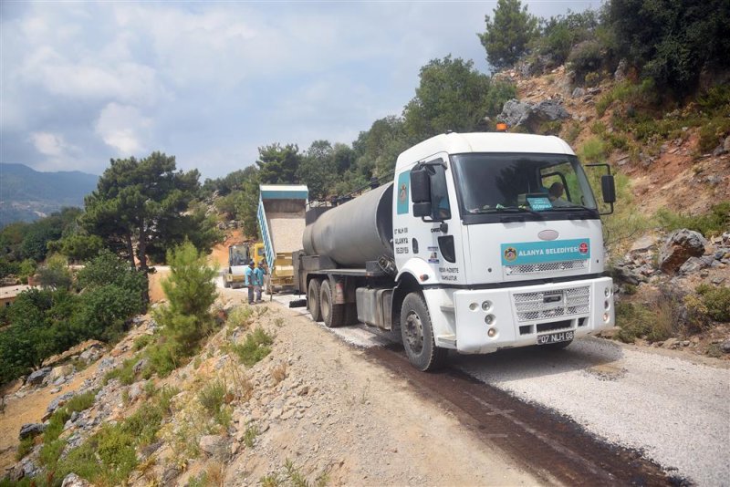 Alanya belediyesi asfalt çalışmalarını sürdürüyor