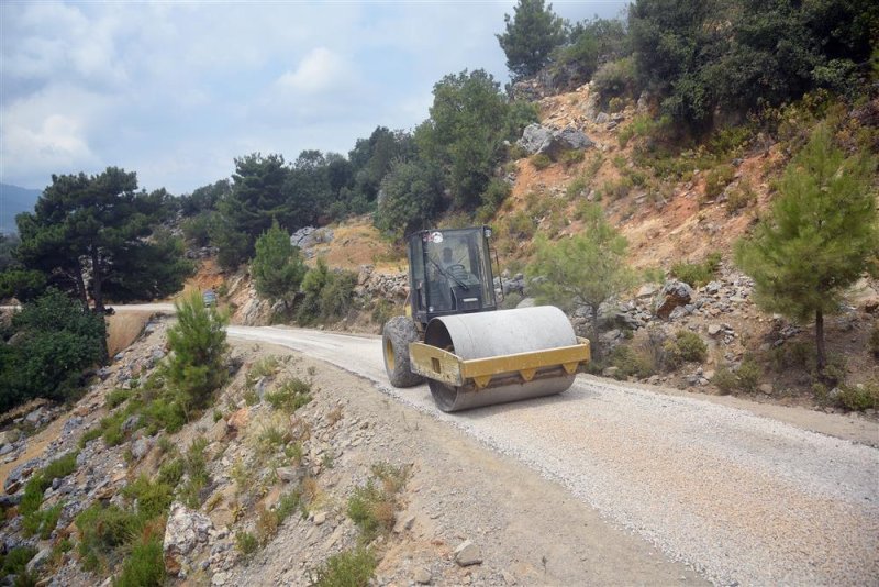 Alanya belediyesi asfalt çalışmalarını sürdürüyor