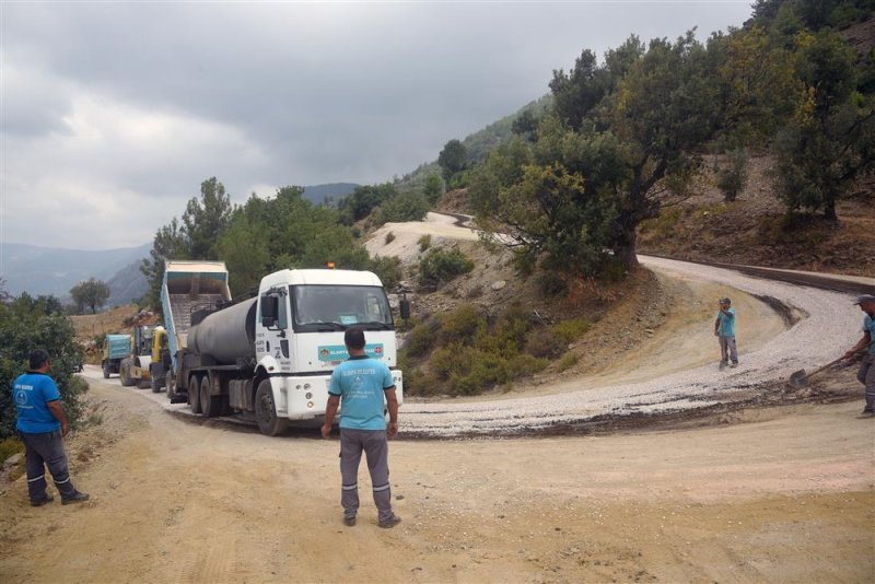 Alanya belediyesi asfalt çalışmalarını sürdürüyor