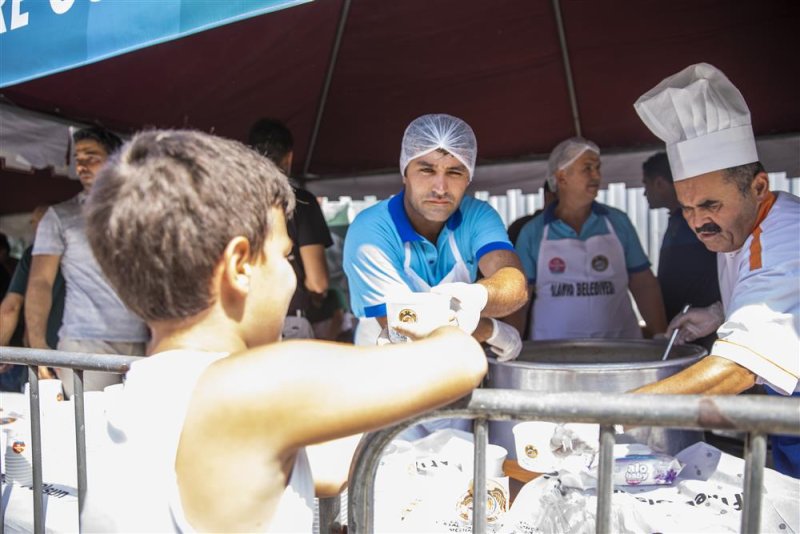 Alanya belediyesi geleneksel aşure etkinliğini sürdürdü