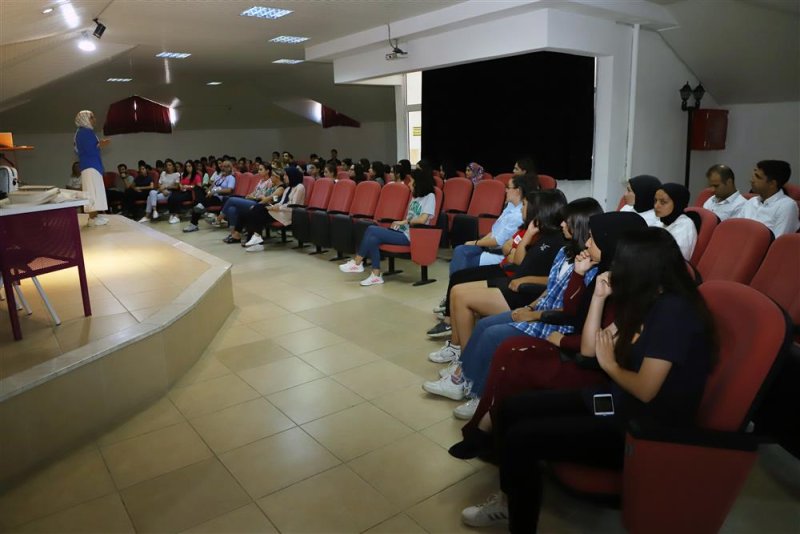 Alanya belediyesi’nden batı alanya'da öğrencilere seminer