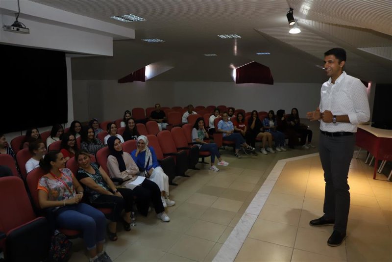 Alanya belediyesi’nden batı alanya'da öğrencilere seminer