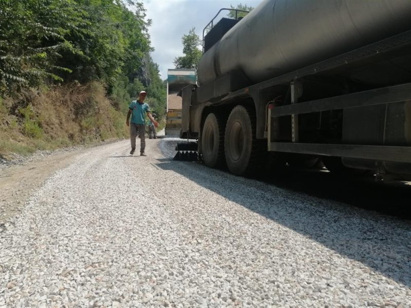 Alanya belediyesi'nin kırsal mahallelerdeki asfalt çalışmaları sürüyor