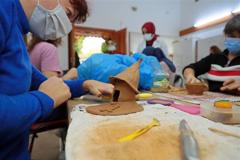 Alanya belediyesi yaz dönemi el sanatları kursları başladı