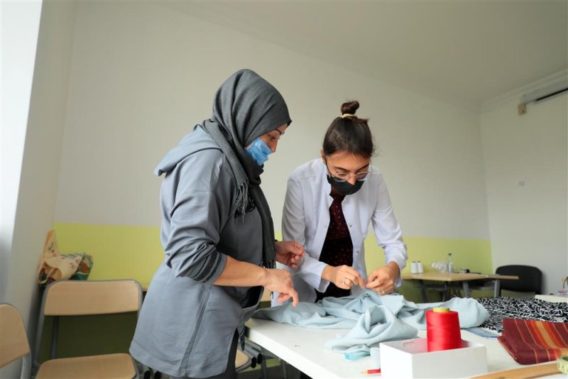 Alanya belediyesi yaz dönemi el sanatları kursları başladı