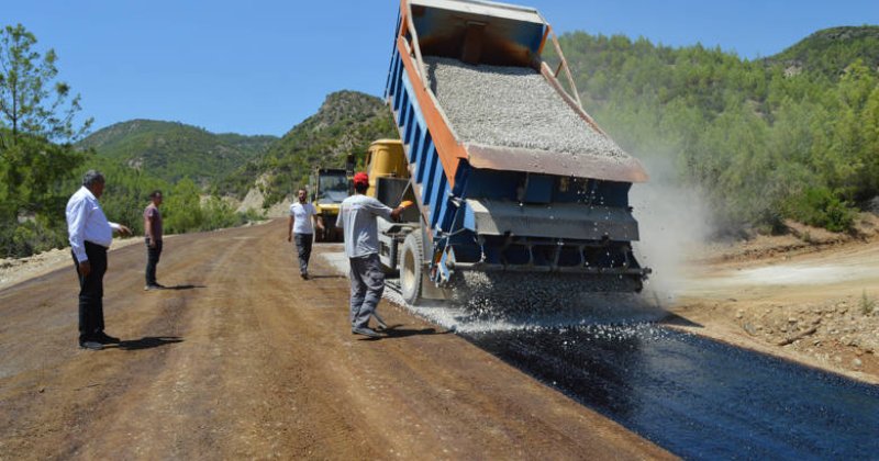 Büyükşehir Karabucak Yolunu Asfaltlıyor