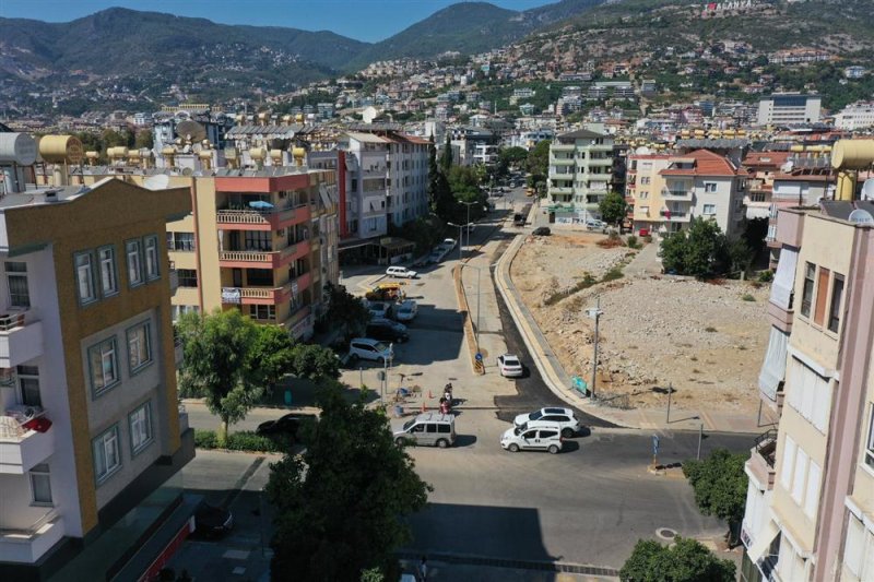 Hacet eşref kahvecioğlu caddesi çift yön olarak trafiğe açıldı