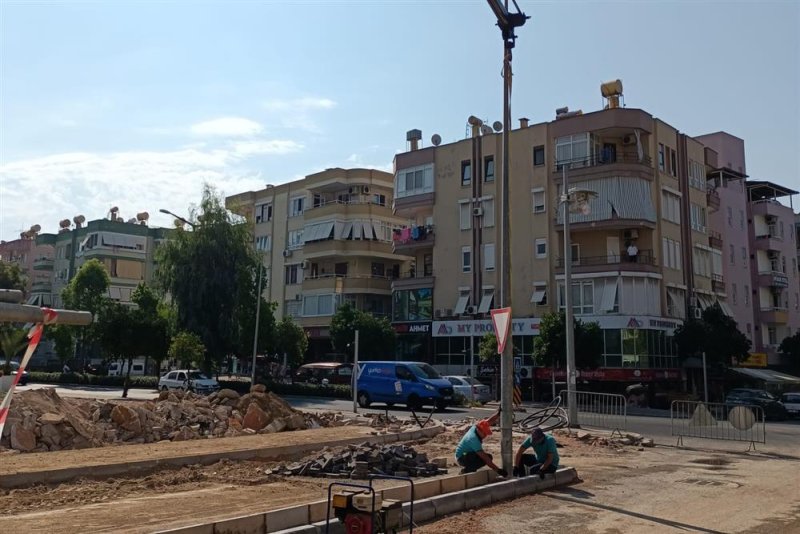 hacet eşref kahvecioğlu caddesi çift yön oluyor başkan yücel, şehiriçi trafiği rahatlatmak için kolları sıvadı