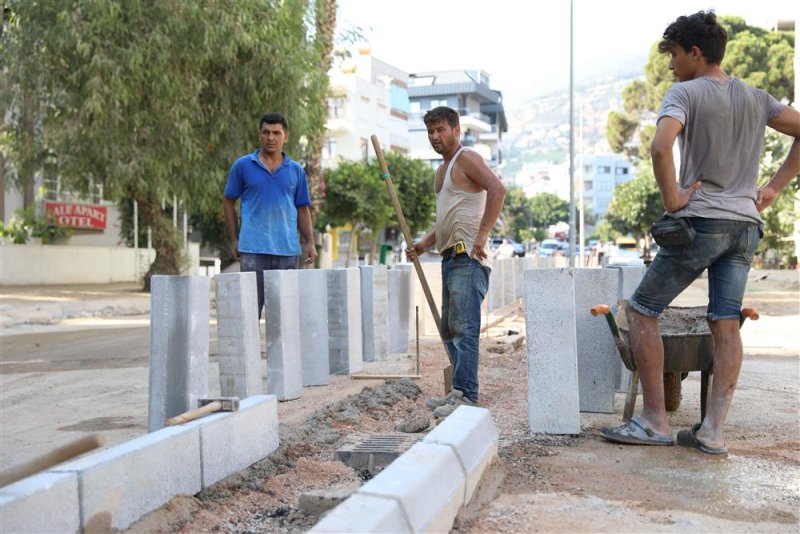 hacet eşref kahvecioğlu caddesi çift yön oluyor başkan yücel, şehiriçi trafiği rahatlatmak için kolları sıvadı