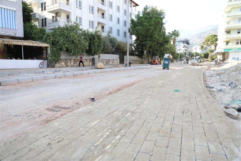 hacet eşref kahvecioğlu caddesi çift yön oluyor başkan yücel, şehiriçi trafiği rahatlatmak için kolları sıvadı