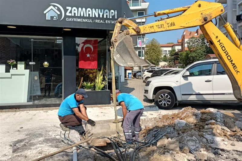 hacet eşref kahvecioğlu caddesi çift yön oluyor başkan yücel, şehiriçi trafiği rahatlatmak için kolları sıvadı