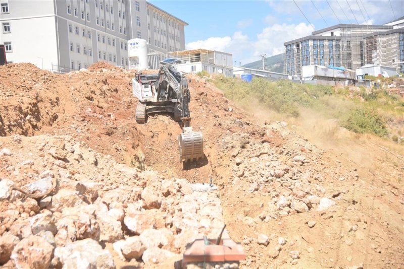 Kestel fakülte caddesi’nde yol ve altyapı çalışması