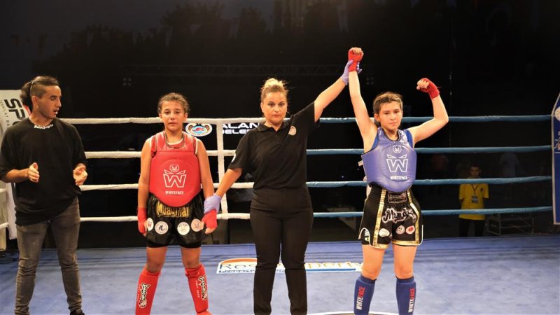 Muaythai süper ligi 4'üncü ayak müsabakaları alanya'da yapıldı