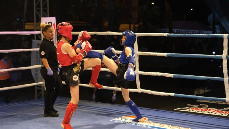 Muaythai süper ligi 4'üncü ayak müsabakaları alanya'da yapıldı