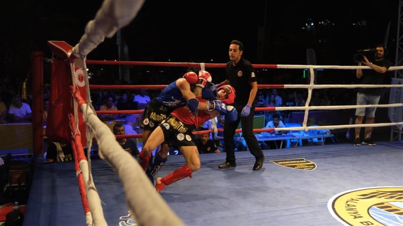 Muaythai süper ligi 4'üncü ayak müsabakaları alanya'da yapıldı